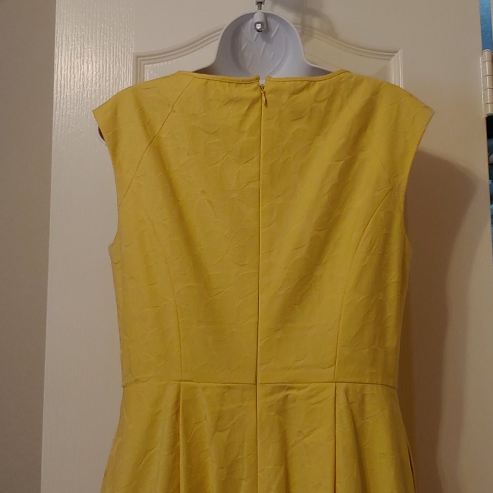 Dress - Picture 2 of 4